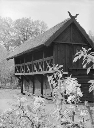 Stallgaleriebau aus Burg im Spreewald : Stallgalerie in sorbischer Bauart aus Burg im Spreewald aus der Zeit um 1800. Freiland-Museum Lehde, Lübbenau/Spreewald-Lehde