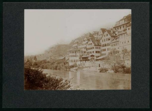 PA 6025, Neckarfront mit Hölderlinturm und Schloß. Foto Sinner (Ende 19. Jh.)