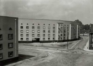 Kaiserslauten, Wohnsiedlung : Kaiserslautern. Wohnsiedlung, Roon-, König- und Göbenstraße. Straßenansicht