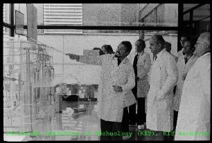 Besuch von Hans Matthöfer (Bundesminister für Forschung und Technologie (BMFT)) am Kernforschungszentrum Karlsruhe (KfK)