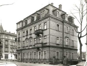 Dresden-Pieschen, Trachenberger Straße 56/Ecke Maxim-Gorki-Straße. Wohnhaus mit Ladeneinbau (um 1895). Straßenansicht