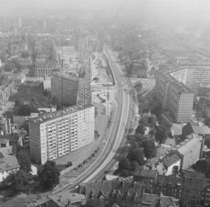 Straßenkreuzung Juri-Gagarin-Ring und Löberstraße in Erfurt : Blickrichtung Osten