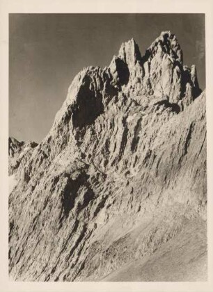 Oberbayern. Gipfel der Dreitorspitze (2682 Meter) im Wettersteingebirge bei Garmisch von Nordosten gesehen