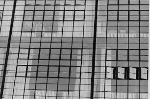 Glasfassade am Bauhaus