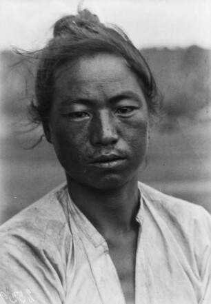 Mann der Kachin (Deutsche Indien-Expedition 1926/1929 - 3. Myanmar)