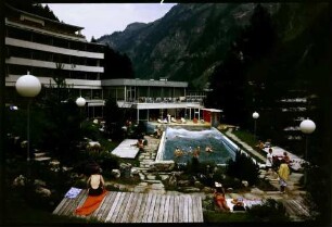Bad Vals: Thermal-Wellenbad mit Hotel