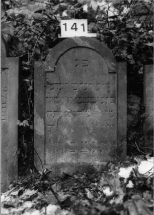 Grabstein 141 (Index: 100090976) Maße HxBxT: 86x55x9 cm: Grabstein 141
