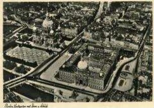 Luftaufnahme des Berliner Doms und Schloss