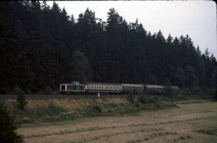 Kirchenlamitz-Ost Lok 211 059 Eilzug UIC-X-Wagen B4yg-Wagen