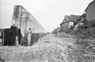 Rheinweiler: Profil der mittleren Stützmauer