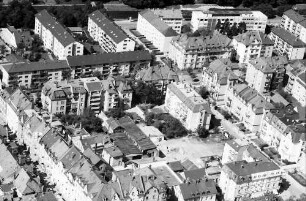 Freiburg: Unser Haus, Gartenseite
