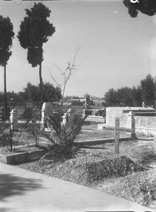 Friedhof : Grab eines deutschen Fallschirmjägers auf dem Friedhof von Heraklion