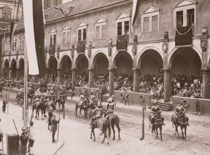 Turnierspiele 1936 : Turnierspiele im Stallhof zu Dresden. Aufritt zum Turnier