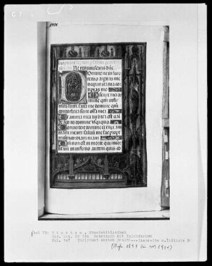 Gebetbuch mit Kalendarium — Initiale D und Vollbordüre, Folio 107recto