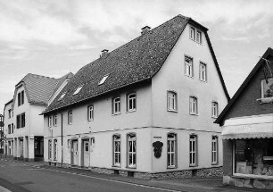Wohnhaus; Friedrichsdorf, Bahnstraße 2