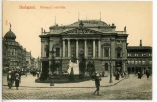 Budapest. Volkstheater in der Josephstadt : Budapest. Volkstheater (1875; Ferdinand Fellner der Jüngere) in der Josephstadt. Ansicht mit Denkmal von Minnesänger Sebestyén Tinódi (1907; Gyula Bezerédi) auf dem Vorplatz