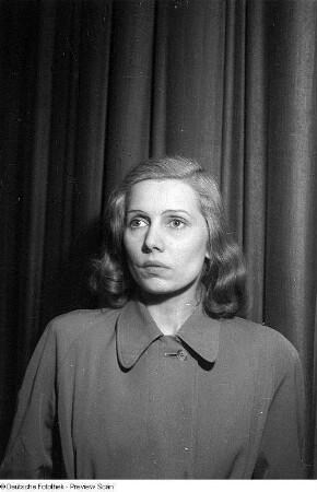 Szenenbilder aus dem Drama "Die Illegalen" von Günther Weisenborn am Hebbel-Theater Berlin : Szene mit Lu Säuberlich