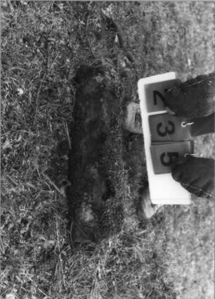 Grabstein 235 (Index: 100115135) Zustand: Fragment (Sockel) Beschreibung: Sockel: Grabstein 235 (Doppel)