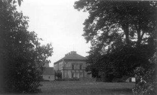 Schwepnitz, Oststraße 36. Grundschule. Seitenansicht