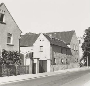 Scheune : Vierseithof (19. Jh.). Nebengebäude und Scheune