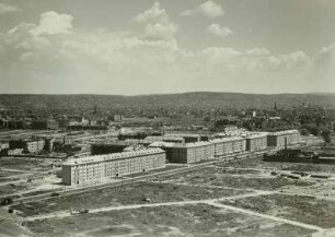 Dresden. Blick vom Rathausturm nach Osten zu den Neubauten an der Grunaer Straße