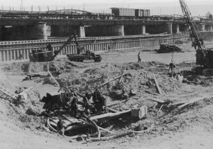 Abgespundete Baugrube neue Eisenbahnbrücke Heilbronn
