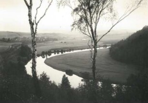 Tal der Zwickauer Mulde unterhalb von Rochlitz. Blick vom rechten Hochufer flussaufwärts