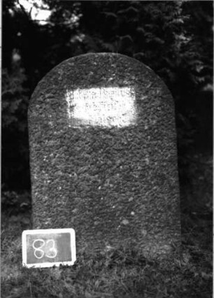 Grabstein 83