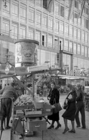 München: Bude vor dem Kaufhof