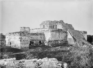Las Monjas, Chichén Itzá (Sammlung Richard Wegner 1869/1931 – Forschungsreise zum Sonnentor von Tiahuanaco 1927-1929)