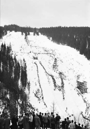 Feldberg: Internationales Feldberg-Skispringen; Sprungschanze mit Publikum