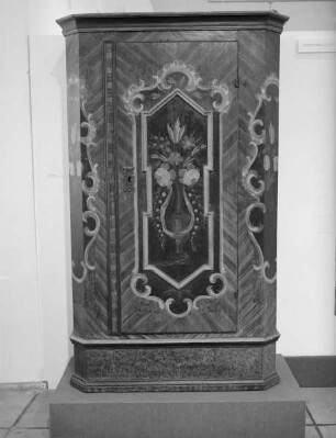 Eintüriger Schrank mit Furniermalerei (Blumenvase)