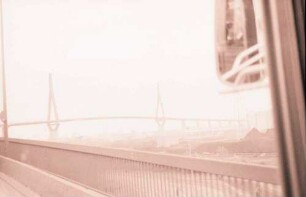 Hamburg: Fahrt über die Köhlbrandbrücke