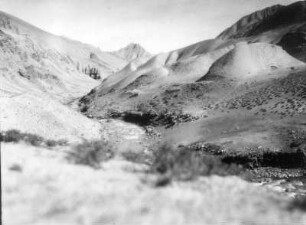 China. Sinkiang (Xinjiang). Kunlun. Kilian-Kette. Lößüberdeckte Moränen im unteren Kilian-Tal