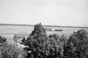 Bernsdorf-Großgrabe. Holländermühle und Gehöft, Ansicht vom Kirchturm