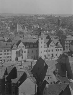 Freiberg. Blick vom Petriturm auf Obermarkt mit Rathaus und Stadt