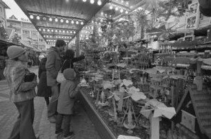 11. Karlsruher Weihnachtsmarkt (Christkindlesmarkt) auf dem Marktplatz