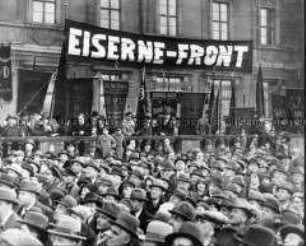 Kundgebung der "Eisernen Front" im Berliner Lustgarten