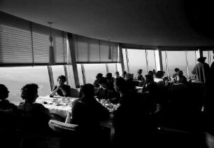 Stuttgart, Degerloch: Restaurant Fernsehturm