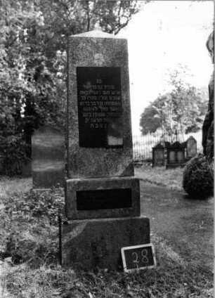 Grabstein 28