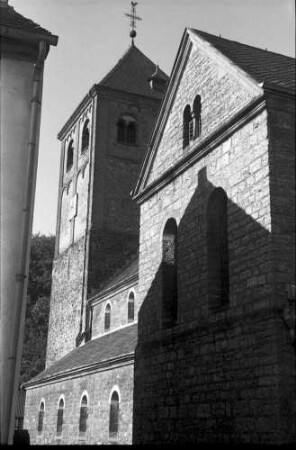 Odenthal: Kirche, Seitenschiff und Turm