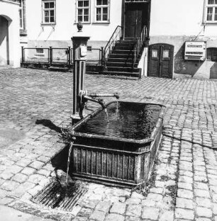 Laufbrunnen; Siegbach, Oberndorfer Straße 1