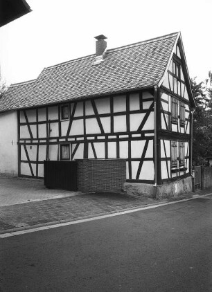 Hanau, Hinter der Kirche 10