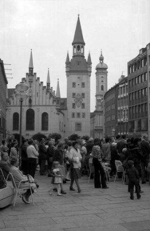München: Marienplatz mit Tor [Altes Rathaus]