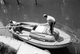 Breisach: Yachthafen, Boot klarmachen