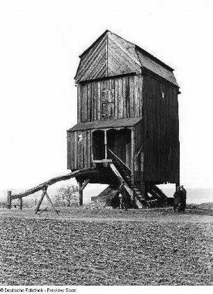 Relikt einer Bockwindmühle : Wohl Ebersbach (bei Großenhain). Relikt einer Bockwindmühle