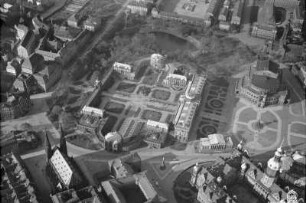 Dresden-Altstadt. Zwinger und Umgebung. Luftbild-Schrägaufnahme von Südost