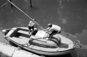 Breisach: Yachthafen, Boot klarmachen