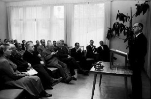 Freiburg, Littenweiler: Waldhof, Tagung "Weltproblem Entwicklungshilfe", Eröffnung: Generalkonsul Paul B. Taylor