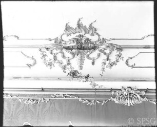 Potsdam, Neues Palais, Rote Damastkammer, R.: 164, Deckendetail der Südseite.